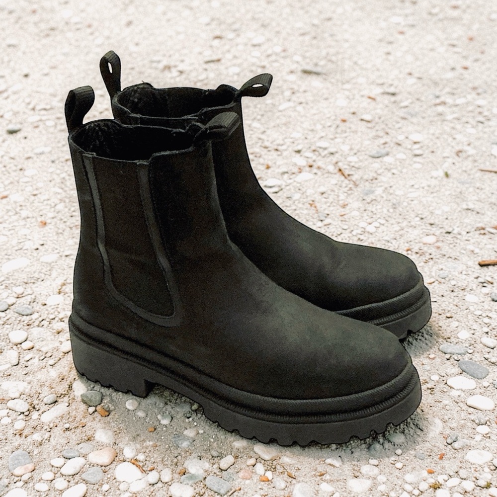 Thursday Boot Company Legend Black Matte Leather Chelsea Ankle Boot  Size 8.5